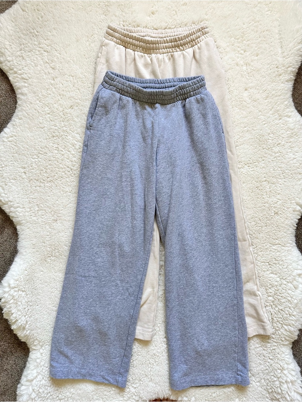 Old Navy Women’s 2Pack Highwaisted SoComfy Wide Leg Swearpants - Gray & Cream XS - Picture 4 of 15